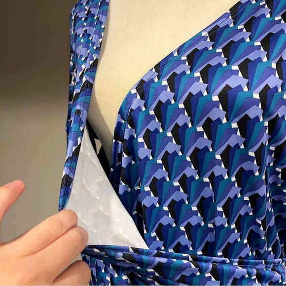 Fashion Bug Short Sleeve Geometric Fake Wrap Plus Size Dresses Size 2X - Picture 3 of 15